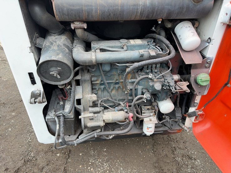 2006-bobcat-t140-image-16