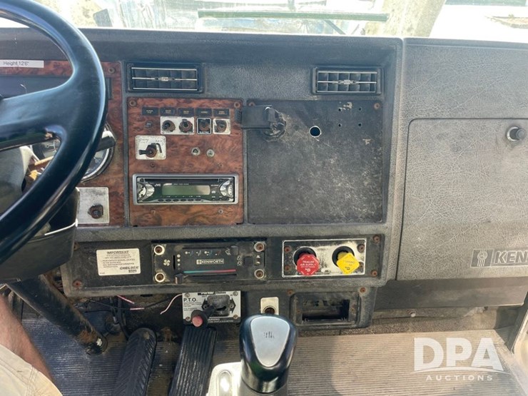 1999-kenworth-t800-image-19