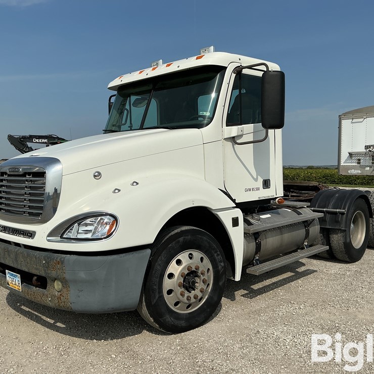 2007 FREIGHTLINER COLUMBIA 120