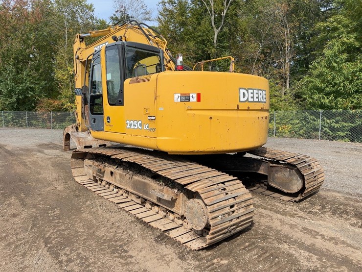 2004-deere-225c-lc-image-3
