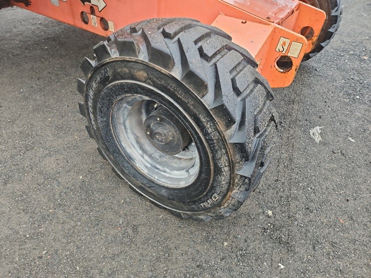2002-jlg-400s-image-12