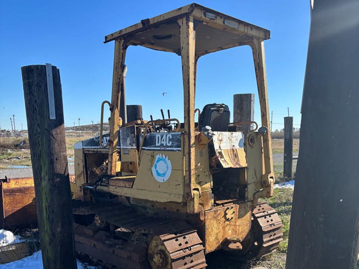 2006-caterpillar-d4c-image-2