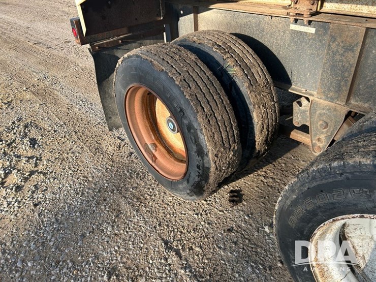 2006-b-b-dry-tender-trailer-(cp1148,-unit-9690)-image-16