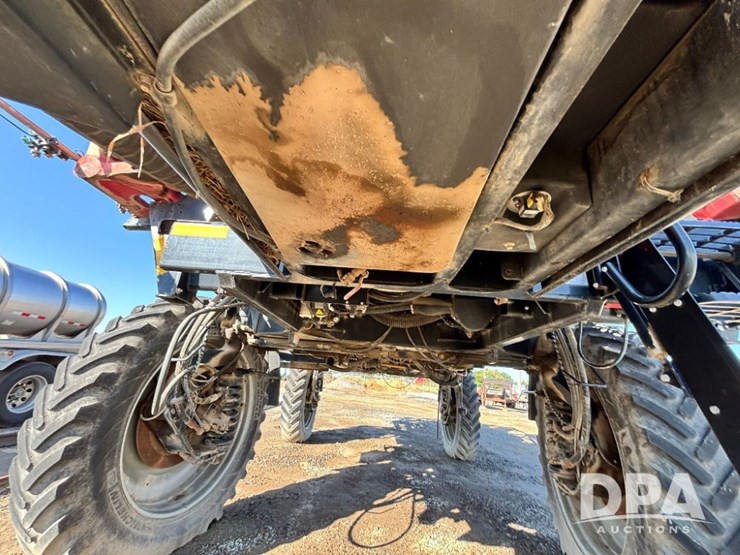 2015-case-ih-patriot-4440-image-21