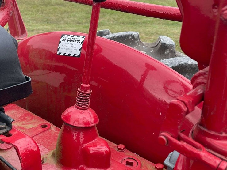 farmall-140-image-52