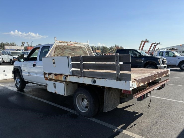 2005-chevrolet-3500-image-5