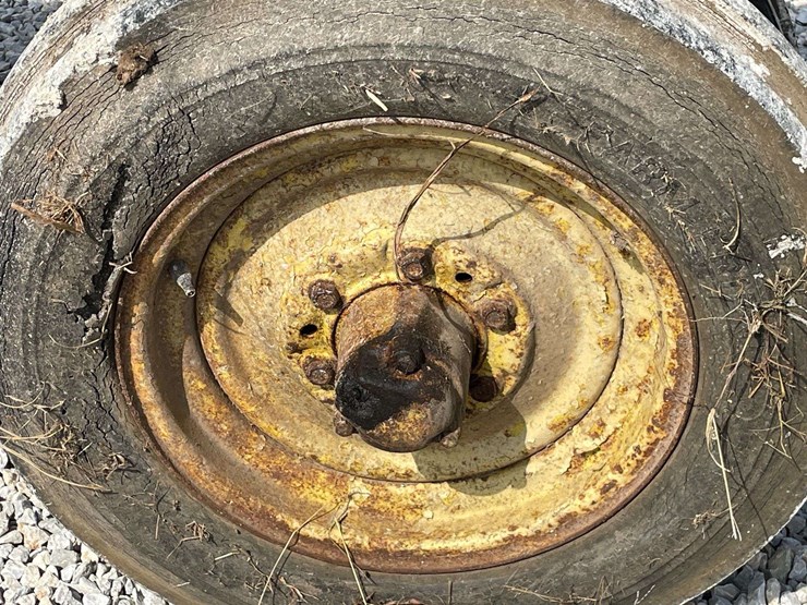 john-deere-720-image-19