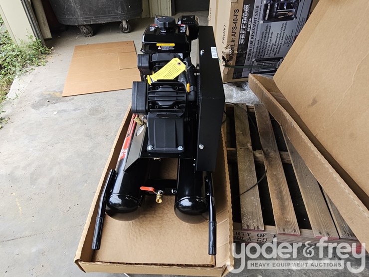 powertrain-10gal-wheelbarrow/-contractor-air-compressor,-c/w-v-twin-cast-iron-pump,-135-psi,-11.2cfm,-212-cc-powertrain-engine-(1yr-factory-warranty)-image-4