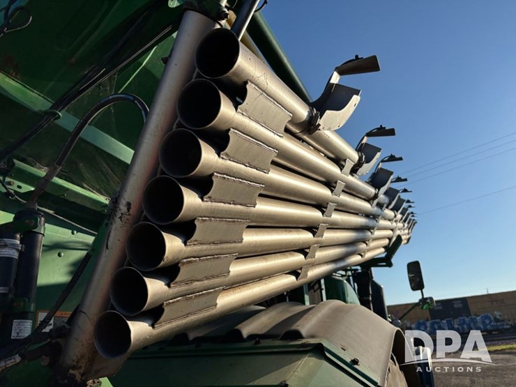 2019-john-deere-f4365-image-44