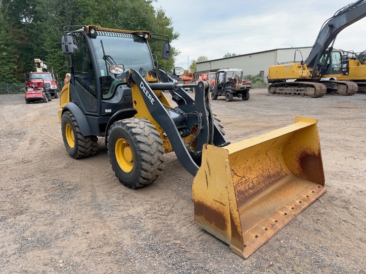 2021-deere-304l-image-7