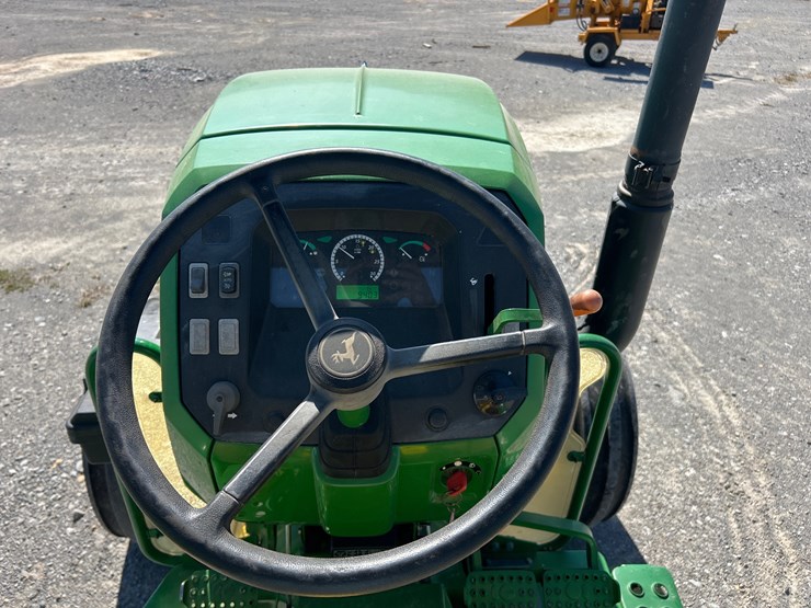 2017-john-deere-5045e-image-13