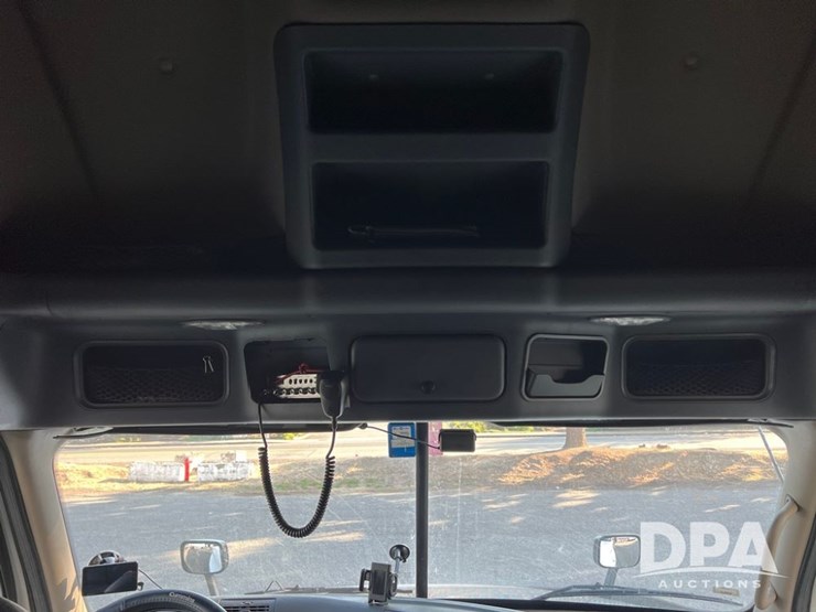 2016-freightliner-tr-125-semi-(ls0419,-unit-884)-image-33