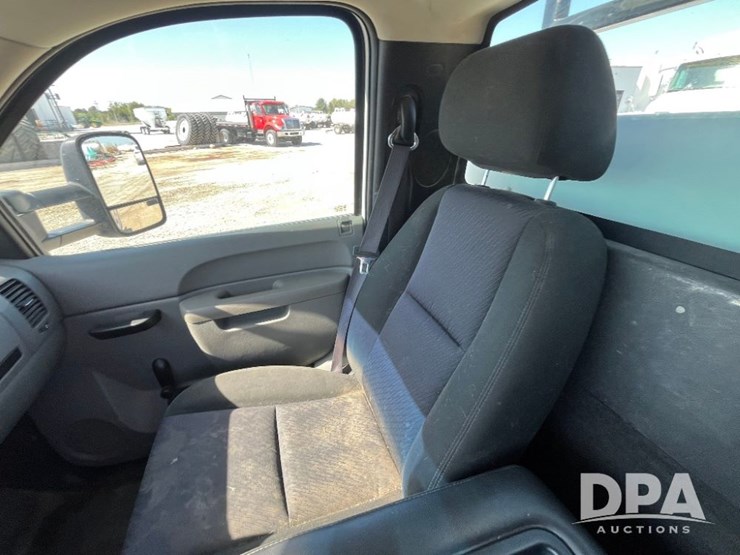 2011-chevrolet-3500hd-image-55