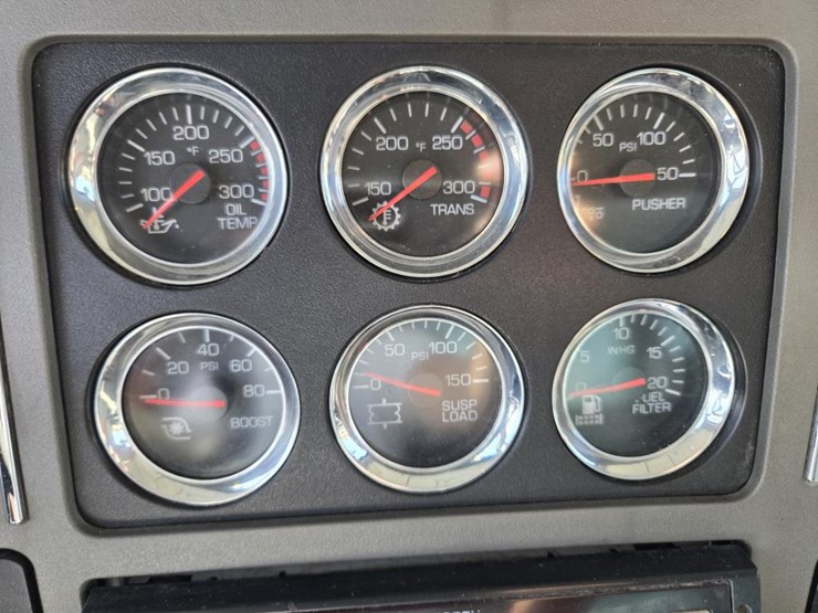 2017-kenworth-t880-image-68