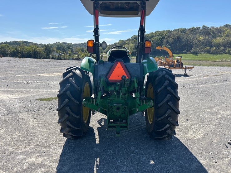 2017-john-deere-5045e-image-8