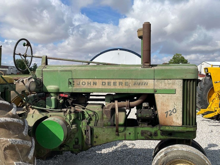john-deere-720-image-32