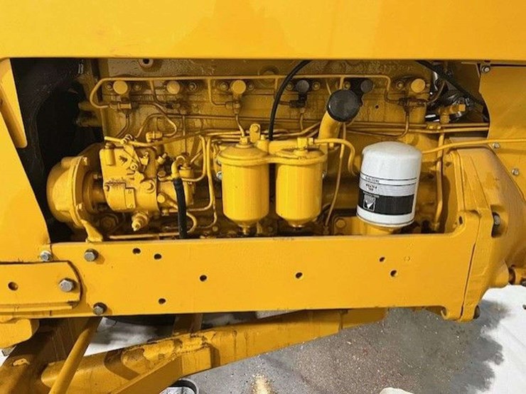 1964-allis-chalmers-d19-beachmaster-image-7