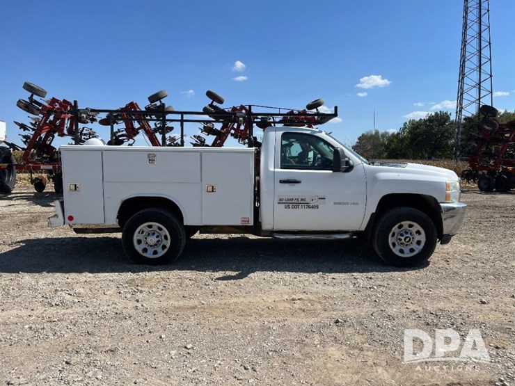 2011-chevrolet-3500hd-image-7