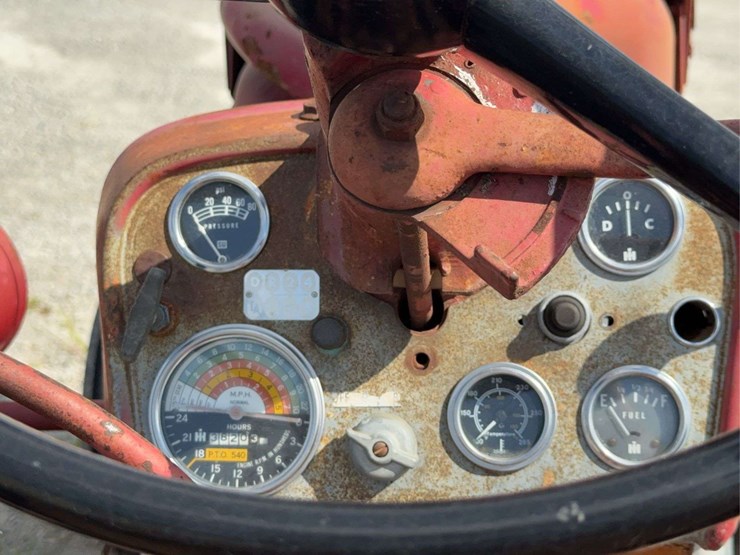 farmall-560-diesel-image-7