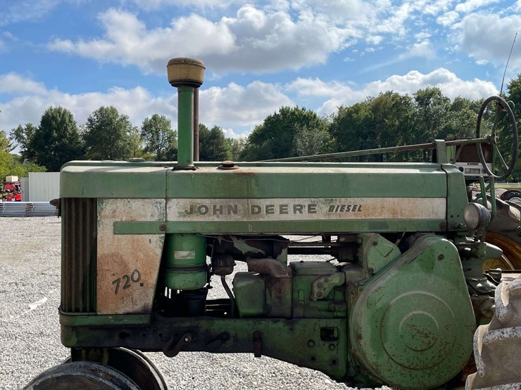 john-deere-720-image-22