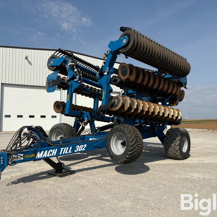 2022 Kinze 302 Mach-Till