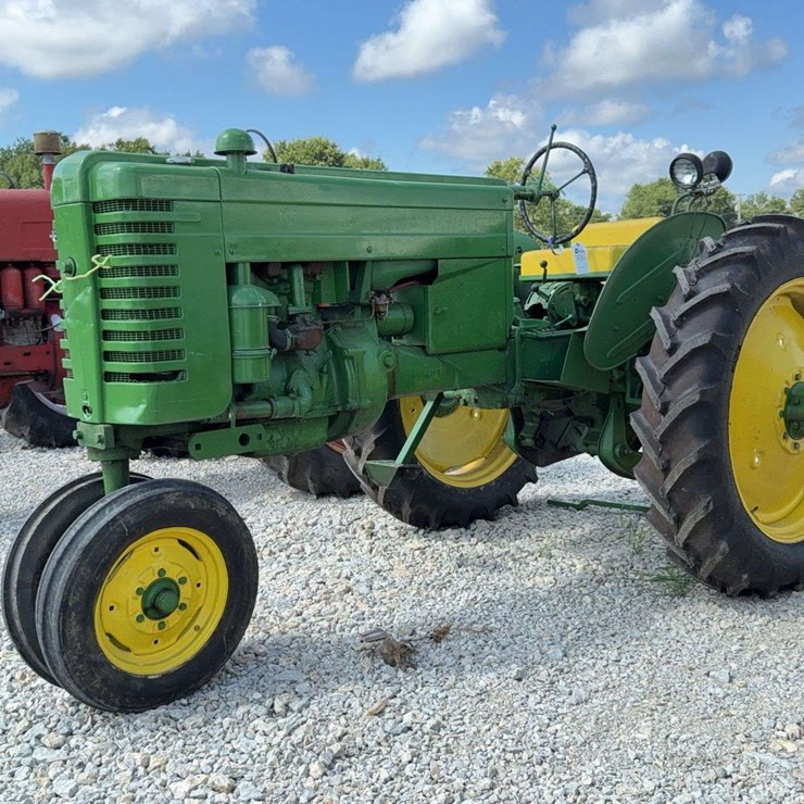 JOHN DEERE MT