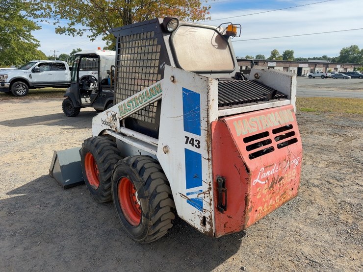 1981-bobcat-743-image-3
