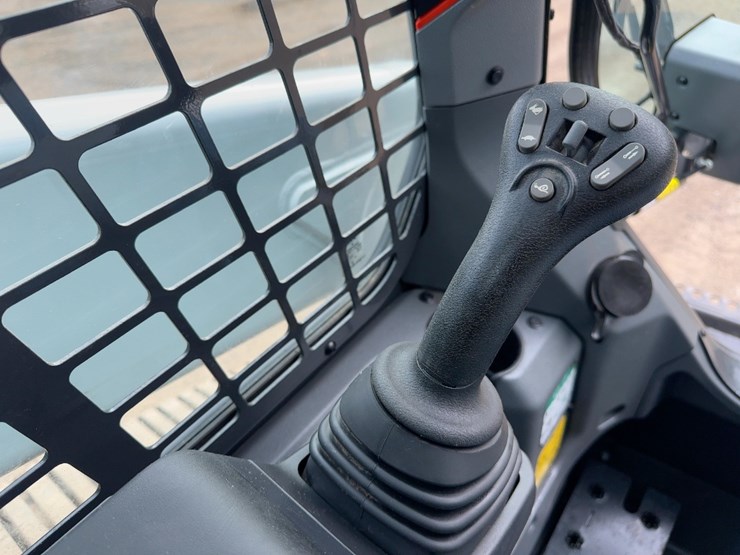 2025-bobcat-t76-image-19