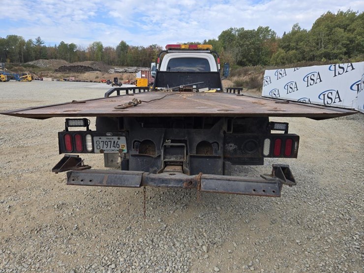 2005-gmc-5500-image-4