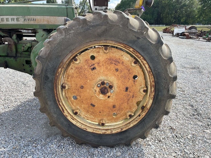 john-deere-720-image-50