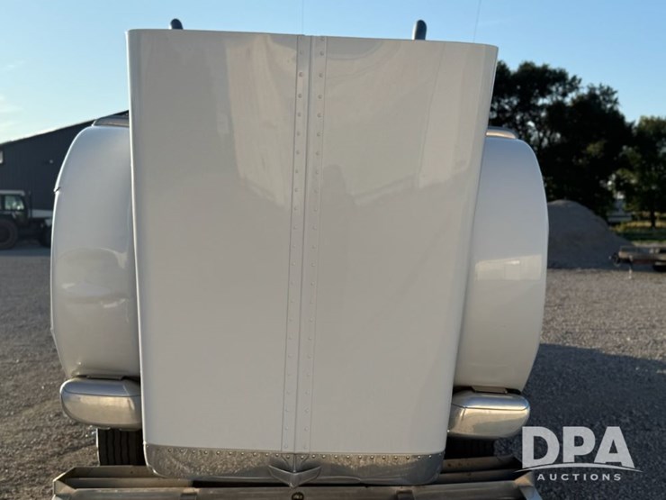2013-peterbilt-389-truck-(jm627)-image-100