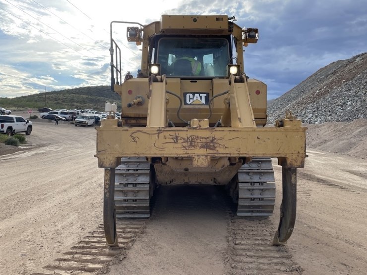 2017-caterpillar-d8t-image-4