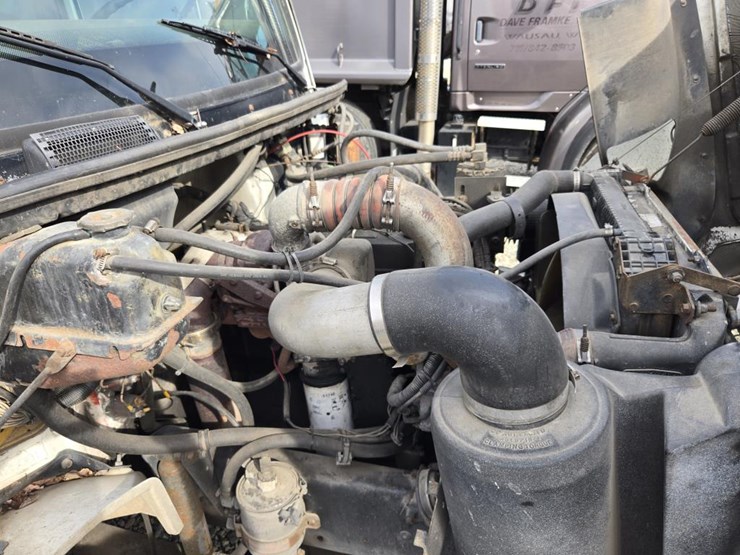 1995-freightliner-fl70-image-44