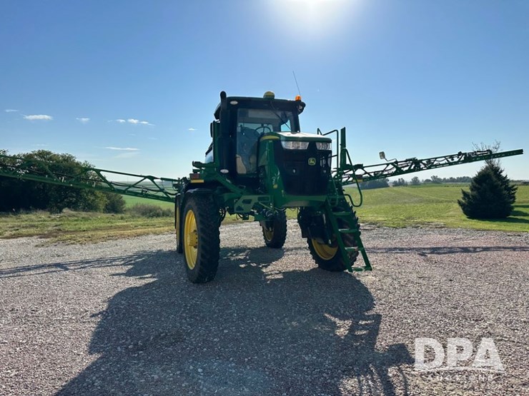 2021-john-deere-r4044-image-5