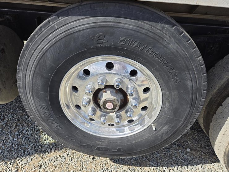 2017-kenworth-t880-image-93