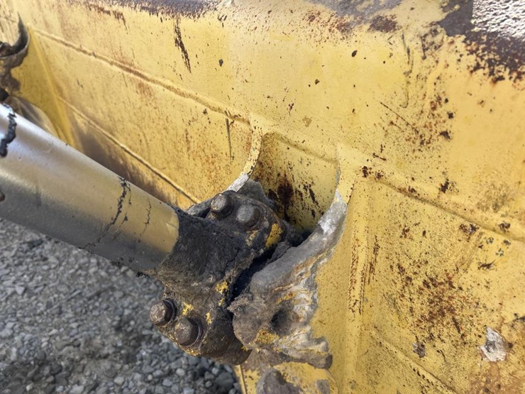 komatsu-d65px-image-19