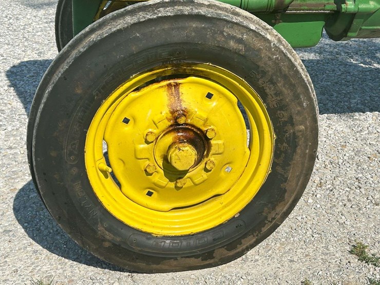 1956-john-deere-320u-image-8