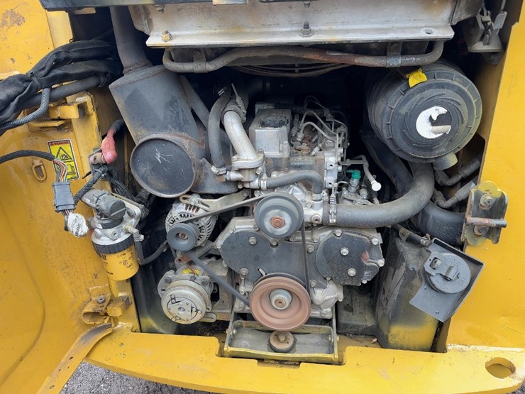 2012-caterpillar-262c2-image-14