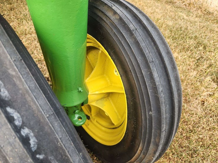 john-deere-b-image-12