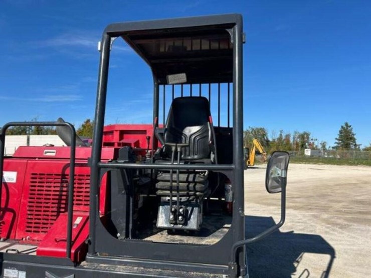 2020-yanmar-c50r-image-22