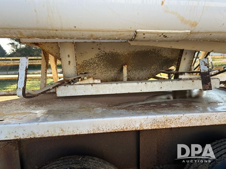 2006-b-b-dry-tender-trailer-(cp1148,-unit-9690)-image-24