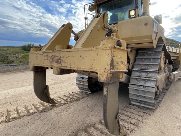 2017-caterpillar-d8t-image-30