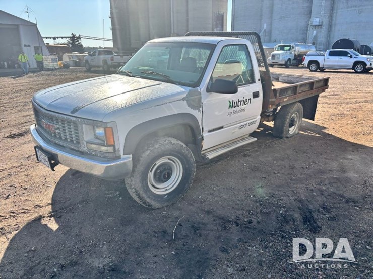 2000-gmc-3500-image-10