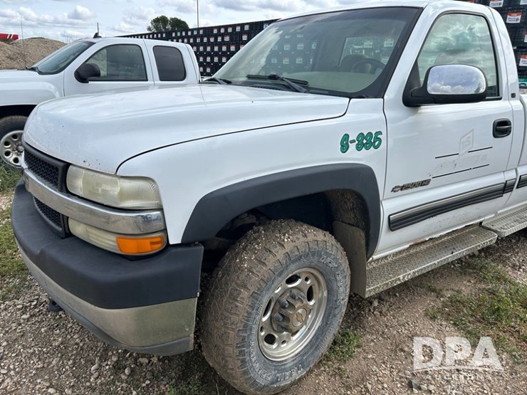 2002-chevrolet-2500hd-image-2