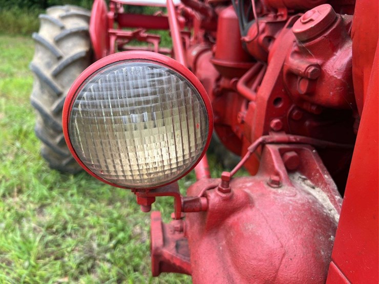 farmall-140-image-17