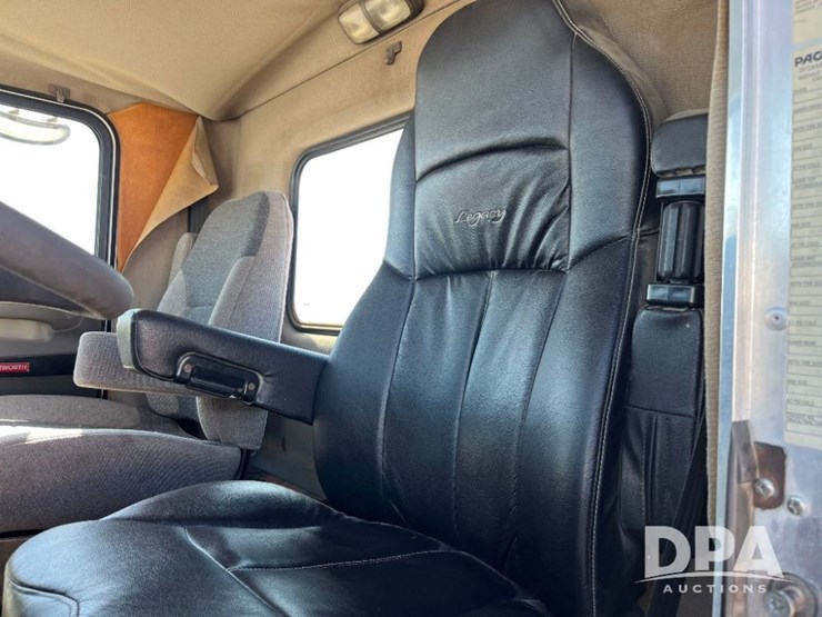 2009-kenworth-t370-image-46