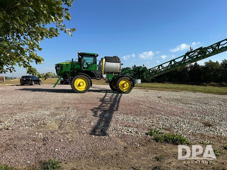 2021-john-deere-r4044-image-15