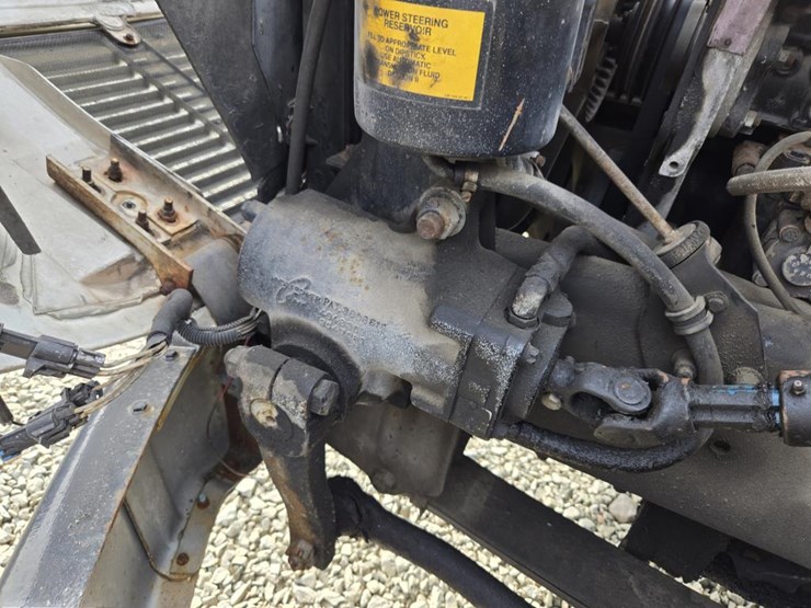 1995-freightliner-fl70-image-37