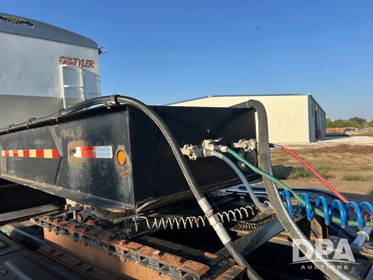 2006-b-b-dry-tender-trailer-(cp1148,-unit-9690)-image-10