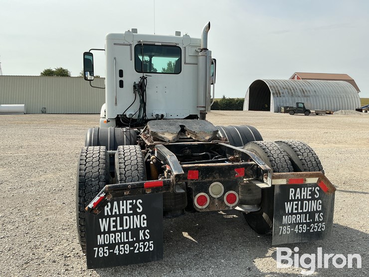 2007-freightliner-columbia-120-image-6